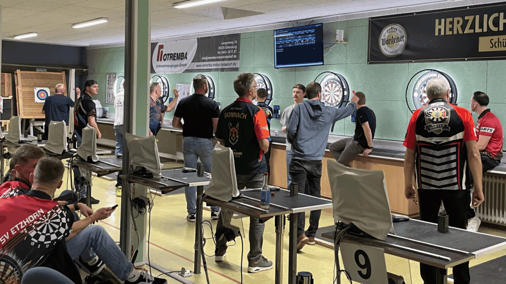 Fünfmal Spannung pur: Das Heiermann-Dartturnier begeistert Etzhorn